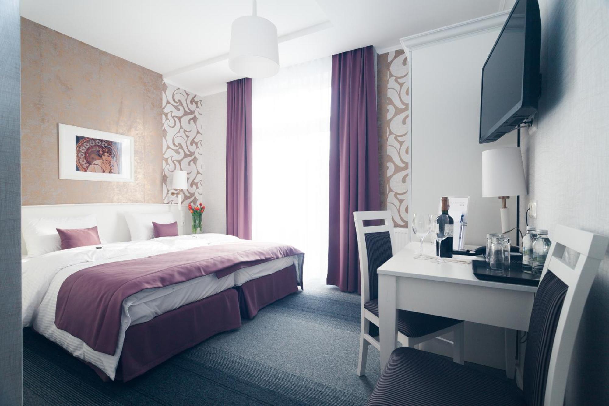 Hotel Pod Ratuszem Wieluń Camera foto