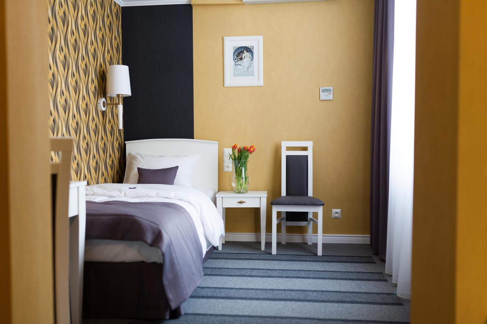 Hotel Pod Ratuszem Wieluń Camera foto