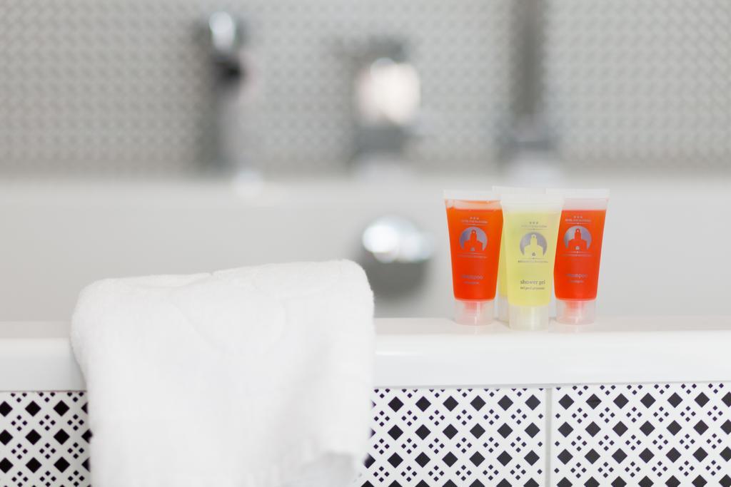 Hotel Pod Ratuszem Wieluń Esterno foto