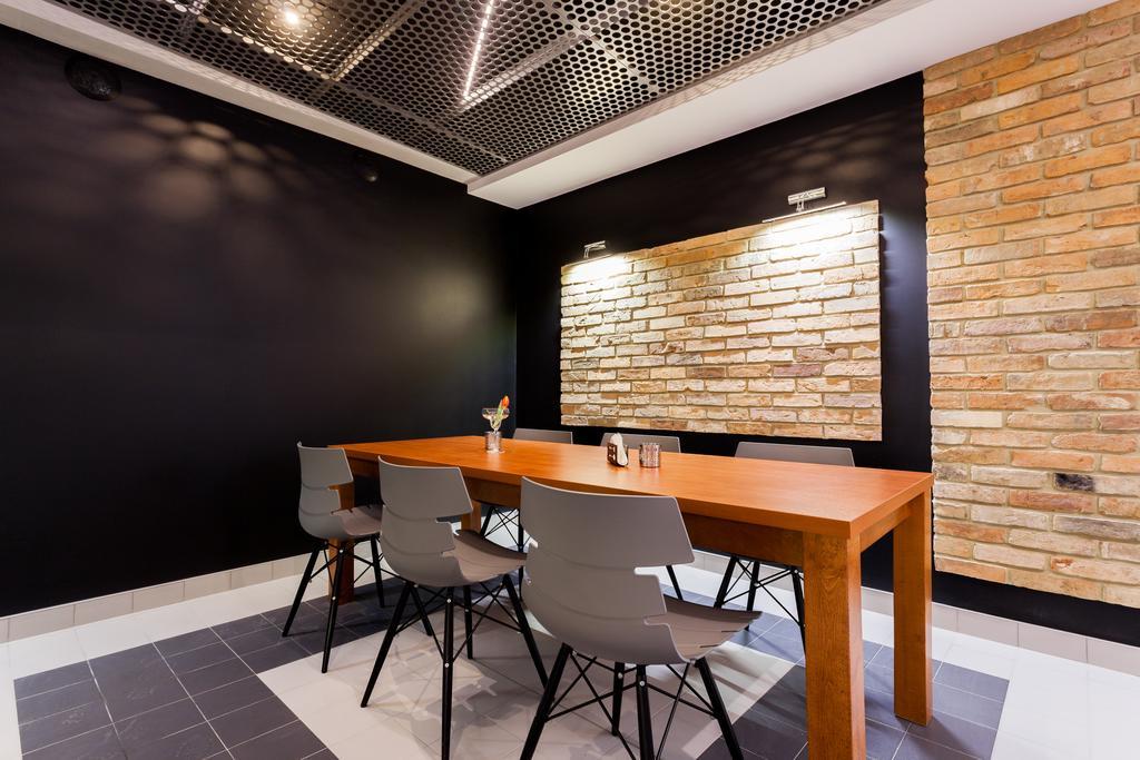 Hotel Pod Ratuszem Wieluń Esterno foto
