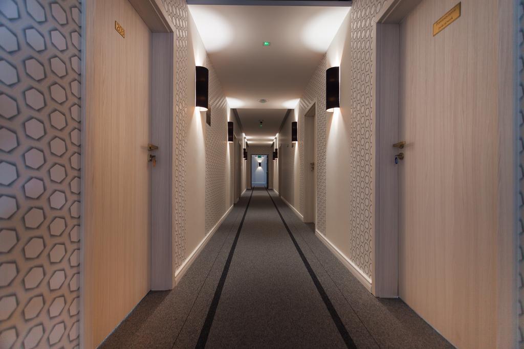 Hotel Pod Ratuszem Wieluń Esterno foto
