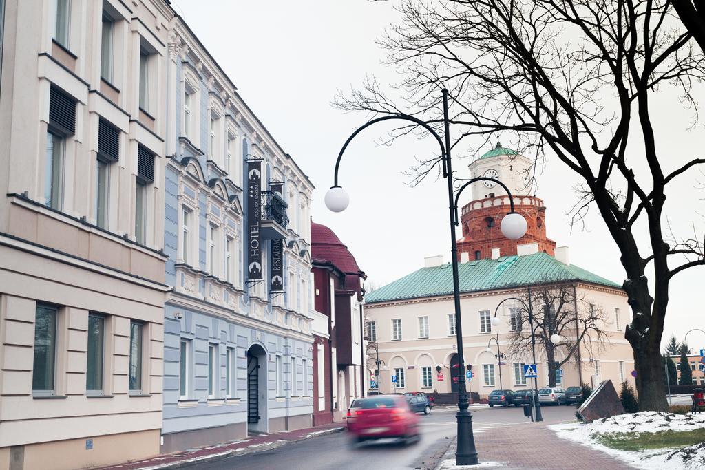Hotel Pod Ratuszem Wieluń Esterno foto